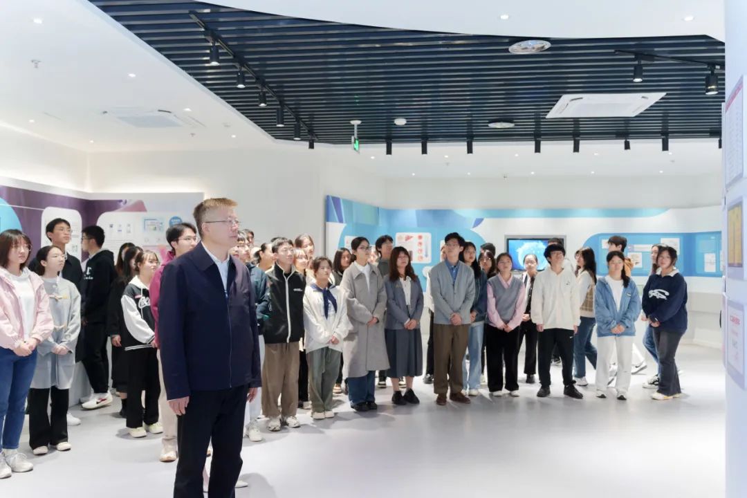 壁虎断尾后为什么还能长出新尾巴-2024无锡生物医药展带你探索生命奥秘
