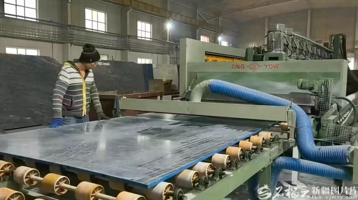 博州石材出口“一站式”提速，搭乘中欧班列或者公路货运列车，销往中亚及欧洲市场。